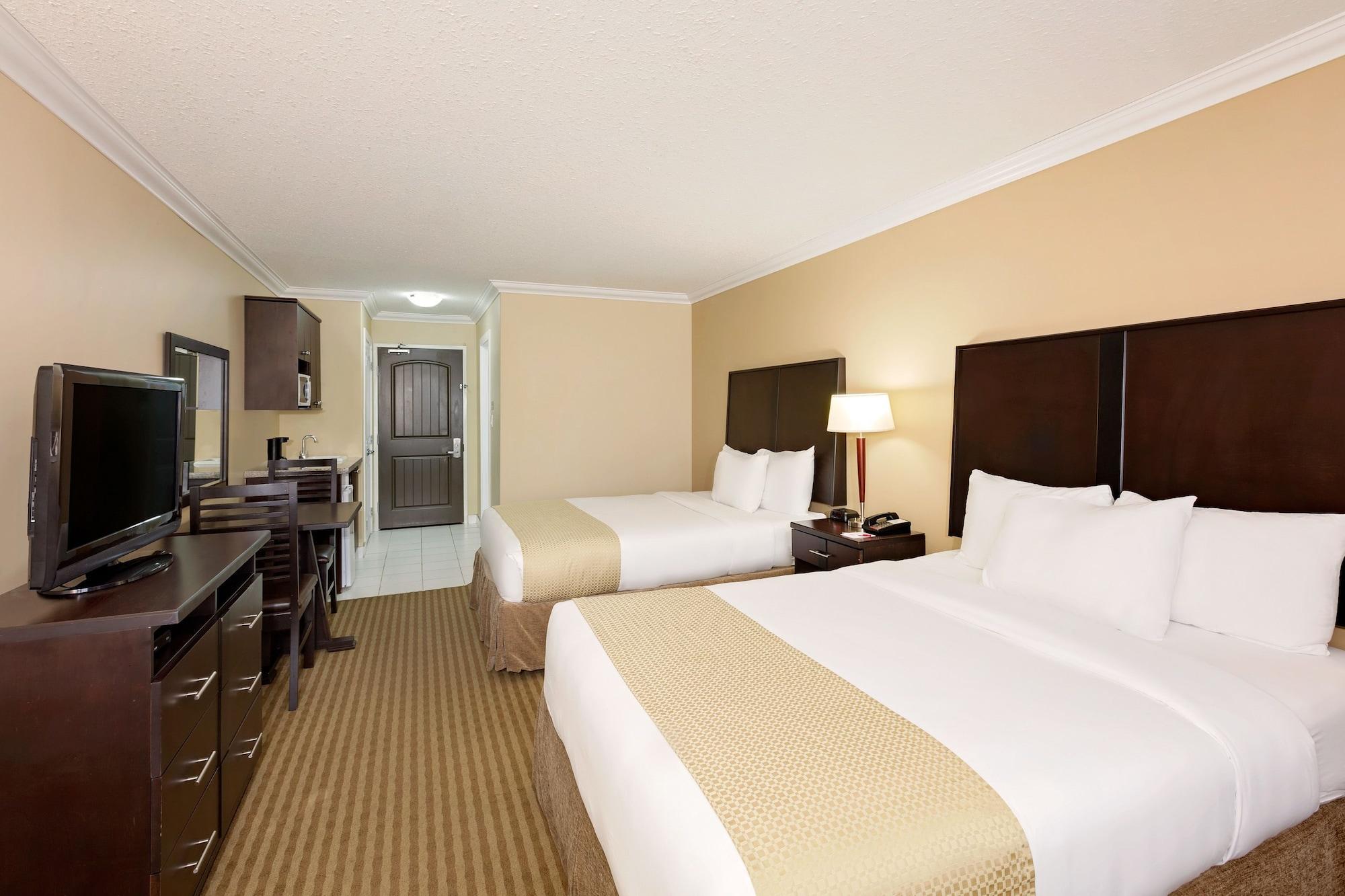Ramada By Wyndham Cold Lake Zewnętrze zdjęcie