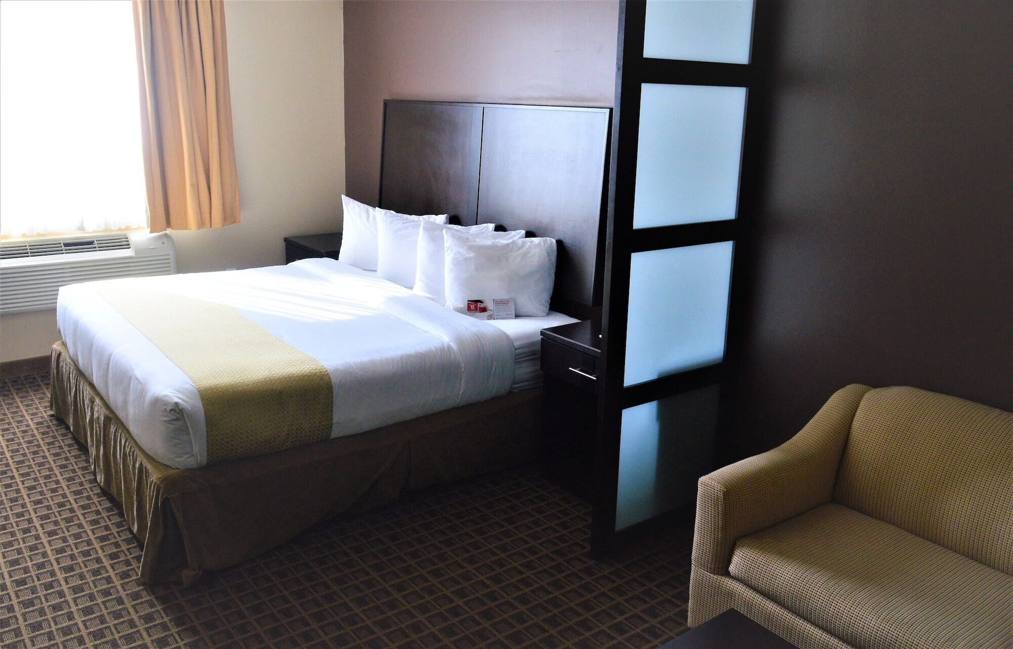 Ramada By Wyndham Cold Lake Zewnętrze zdjęcie