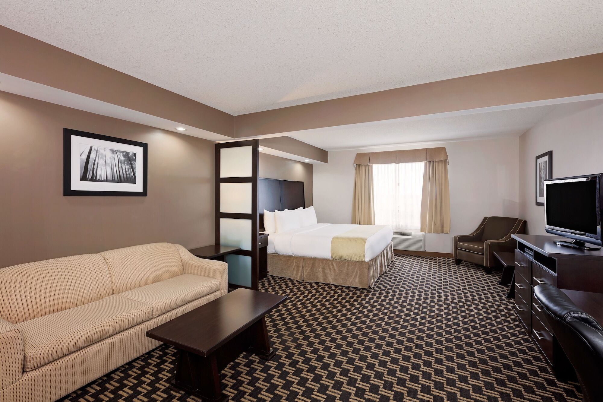Ramada By Wyndham Cold Lake Zewnętrze zdjęcie